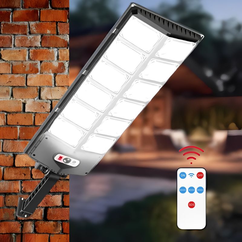 High-Powered 250W LED Solar Street Light with Motion Sensor Alvore